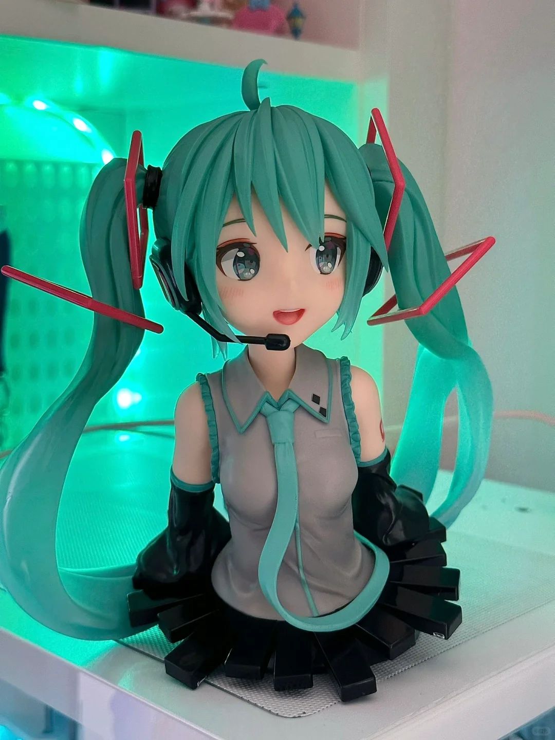 Anime Virtual Idol Hatsune Mik - đánh giá và giá Home Office Romance Manga