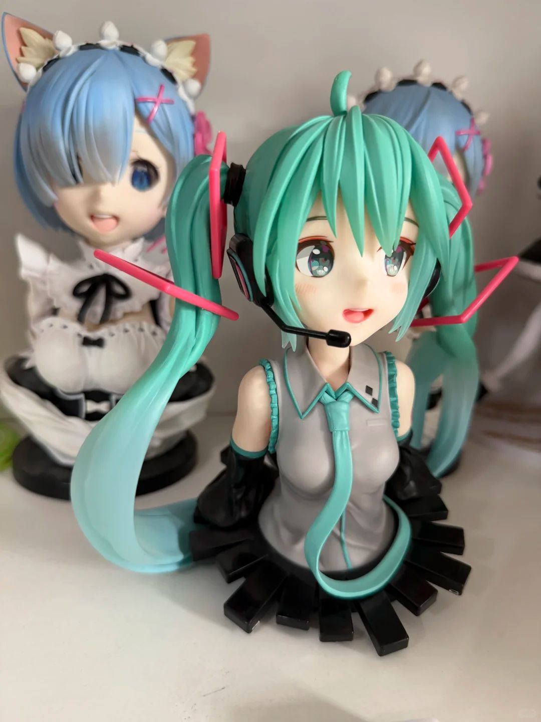 Anime Virtual Idol Hatsune Mik - đánh giá và giá Home Office Romance Manga